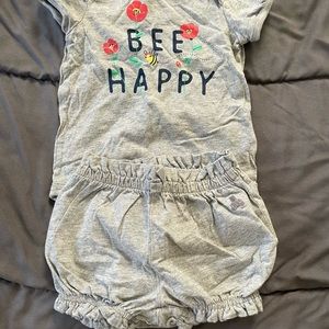 Baby girl two piece booty outfit. Worn once baby girl gray outfit.